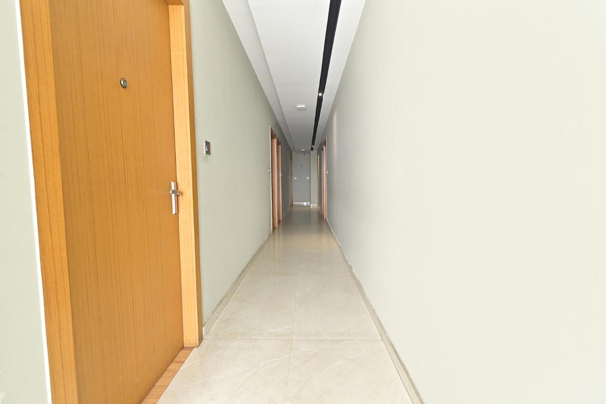 Fabhotel Penthouse - A K Dev Road Guwahati Buitenkant foto