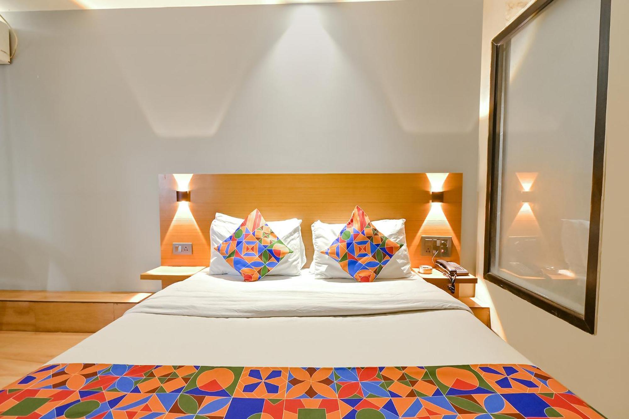 Fabhotel Penthouse - A K Dev Road Guwahati Buitenkant foto