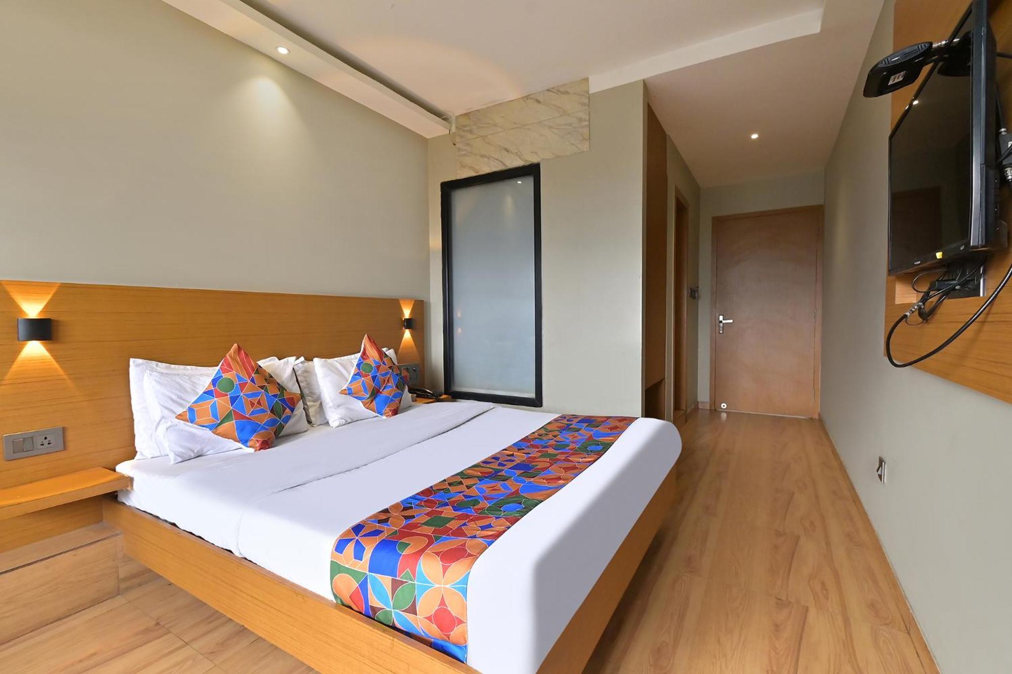 Fabhotel Penthouse - A K Dev Road Guwahati Buitenkant foto