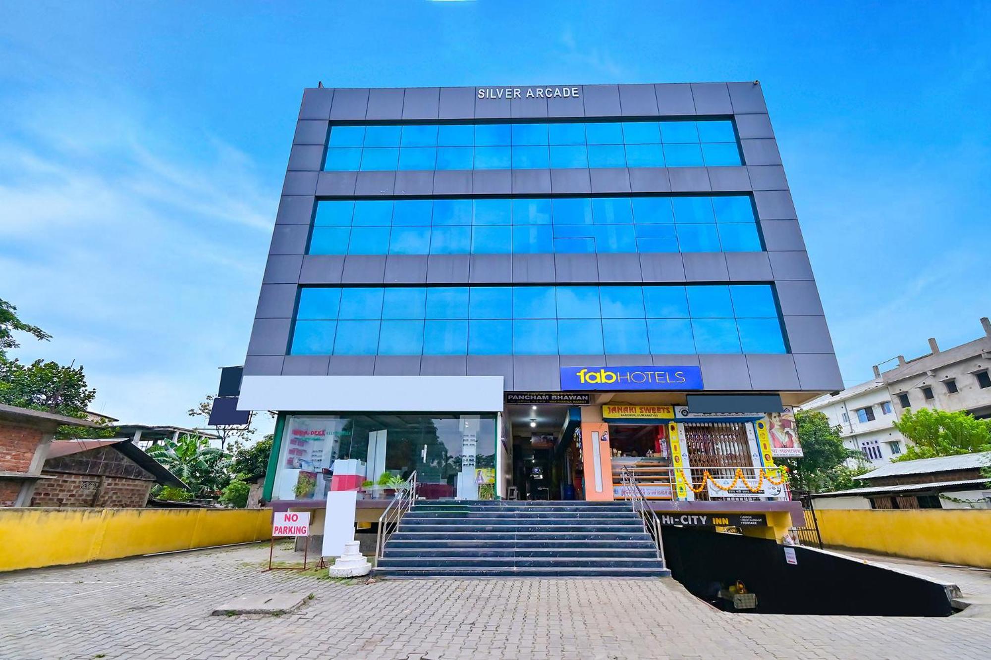 Fabhotel Penthouse - A K Dev Road Guwahati Buitenkant foto