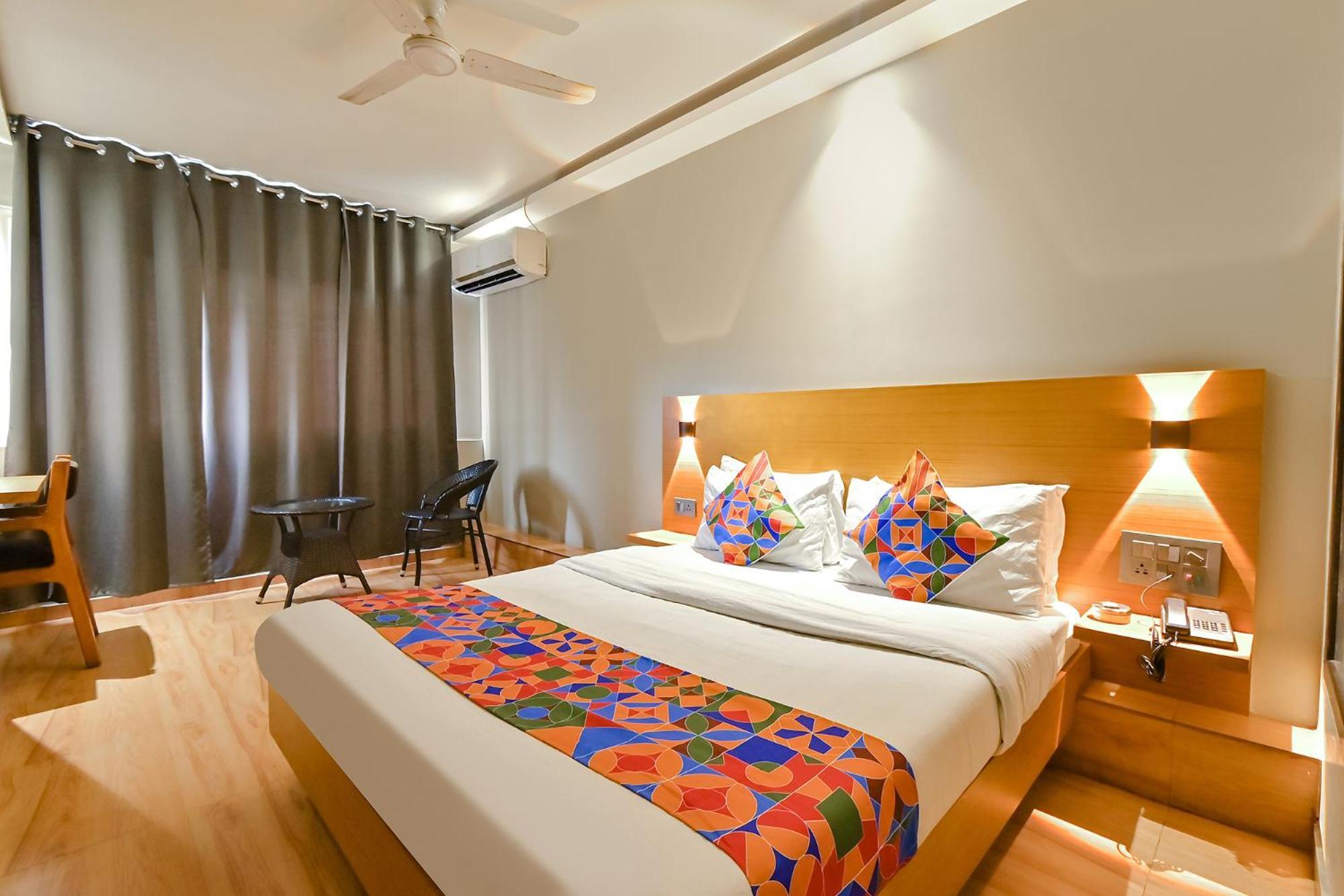 Fabhotel Penthouse - A K Dev Road Guwahati Buitenkant foto